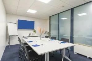 Bureau privé - 06906 - 3 postes - 800€