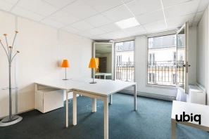 Bureau privé - 75010 - 3 postes - 1990€