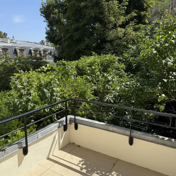Bureau privé 33 m² 6 postes Location bureau Avenue Denfert Rochereau Paris 75014 - photo 13