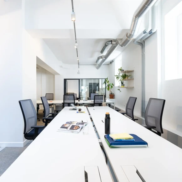 Bureau privé 66 m² 14 postes Location bureau Boulevard Voltaire Paris 75011 - photo 2