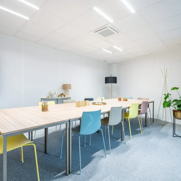 Bureau privé 9 m² 1 poste Coworking Rue des Courtillons Bruz 35170 - photo 5
