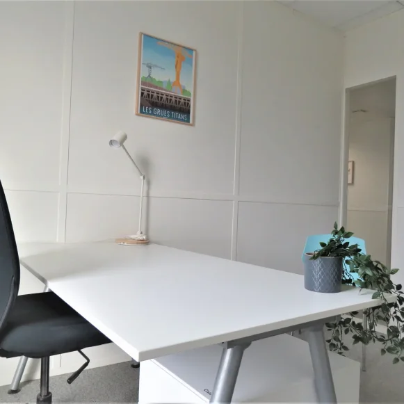 Bureau privé 10 m² 2 postes Coworking Rue René Viviani Nantes 44200 - photo 2