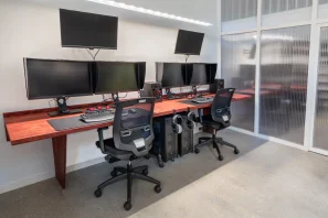 Open Space - 75020 - 4 postes - 700€