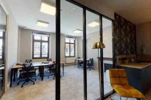 Open Space - 13006 - 10 postes - 240€