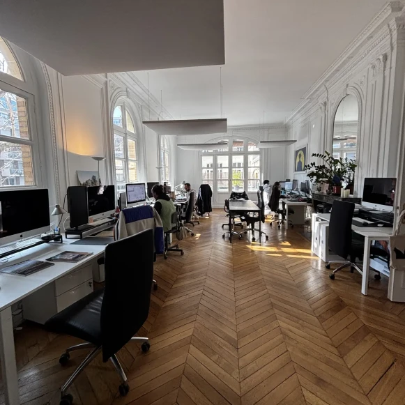 Bureau privé 18 m² 4 postes Location bureau Rue Blanche Paris 75009 - photo 7