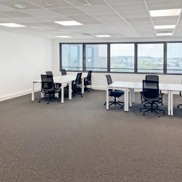 Open Space  25 postes Coworking Rue de la Milletière Tours 37100 - photo 4