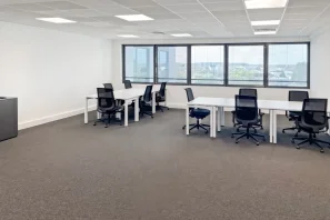 Open Space - 37100 - 25 postes - 8094€