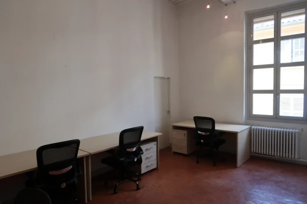 Bureau privé - 13100 - 6 postes - 800€