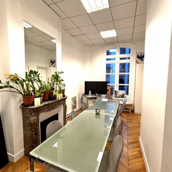 Bureau privé 85 m² 14 postes Location bureau Rue Blanche Paris 75009 - photo 5