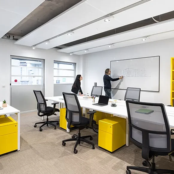 Bureau privé 30 m² 8 postes Location bureau Boulevard Voltaire Paris 75011 - photo 1