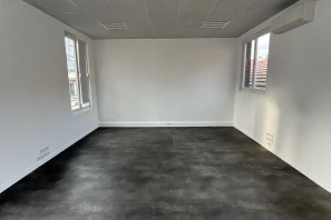 Bureau privé - 93100 - 16 postes - 2000€