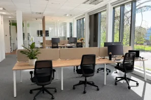 Open Space - 44800 - 16 postes - 250€