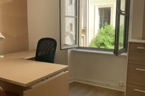 Bureau privé - 11100 - 2 postes - 400€