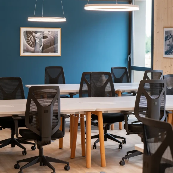 Bureau privé 13 m² 3 postes Location bureau Rue Maryam Mirzakhani Montpellier 34000 - photo 1
