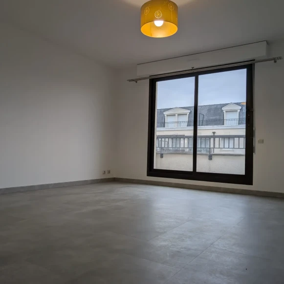 Bureau privé 32 m² 5 postes Location bureau Avenue du Général de Gaulle Rosny-sous-Bois 93110 - photo 2