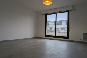 Bureau privé - 93110 - 5 postes - 1400€