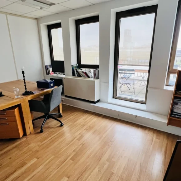 Bureau privé 21 m² 5 postes Location bureau Rue de Neuilly Clichy 92110 - photo 3