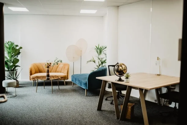 Bureau privé - 67300 - 6 postes - 1757€