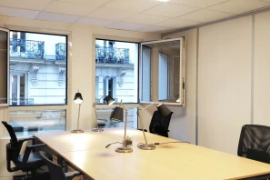 Bureau privé - 75010 - 4 postes - 2220€