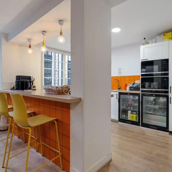Bureau privé 75 m² 14 postes Location bureau Rue Saint-Fiacre Paris 75002 - photo 10