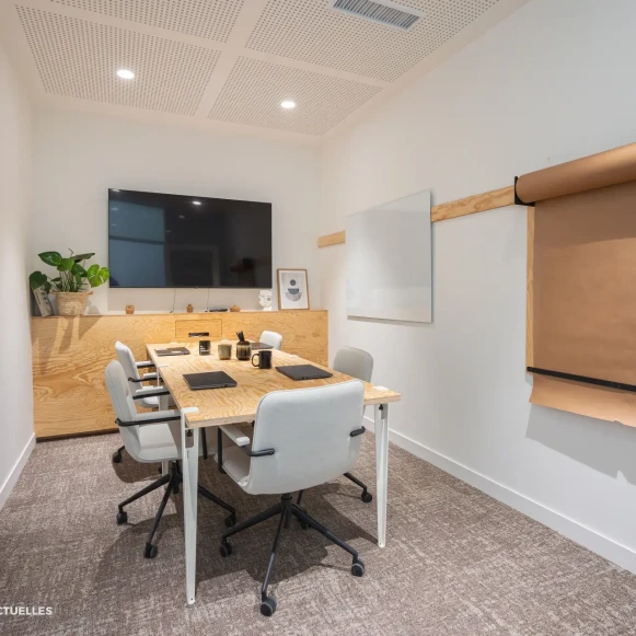 Bureau privé 10 m² 3 postes Coworking Rue Stephenson Montigny-le-Bretonneux 78180 - photo 4