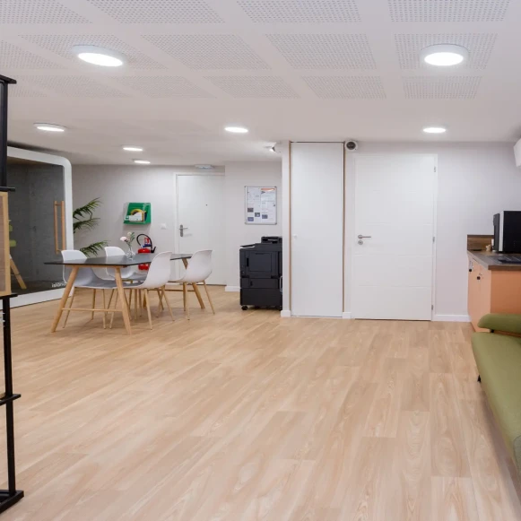 Open Space  6 postes Location bureau Rue du Bois Gentil Annecy 74600 - photo 6