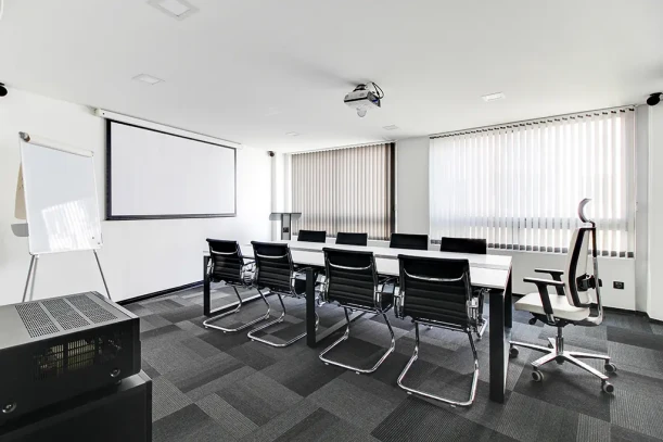 Espace indépendant - 69007 - 10 postes - 1000€