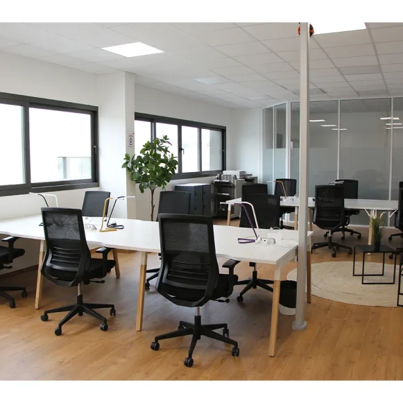 Open Space  12 postes Coworking  La Fare-les-Oliviers 13580 - photo 4