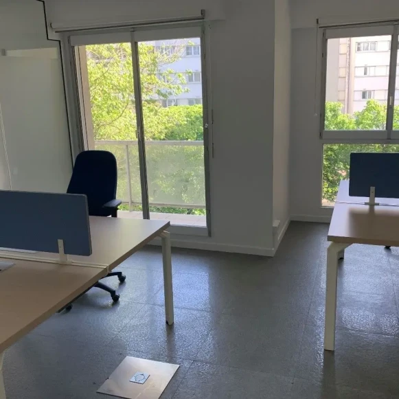 Bureau privé 13 m² 4 postes Coworking Rue Ernest Laval Vanves 92170 - photo 1