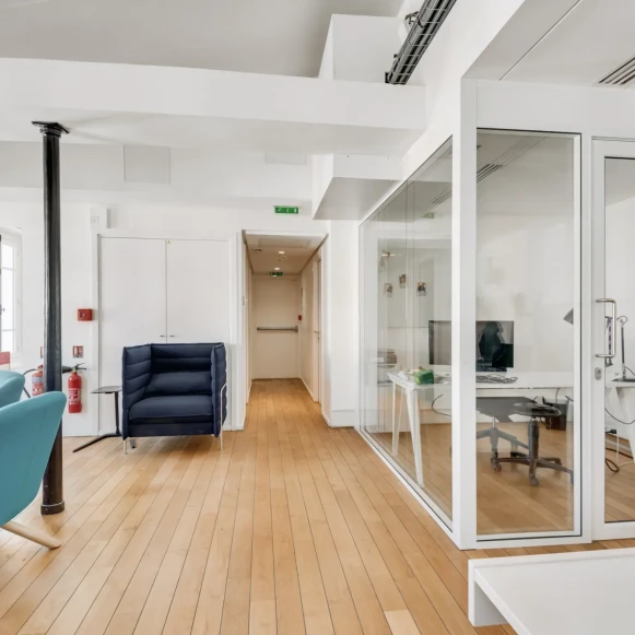 Bureau privé 260 m² 30 postes Coworking Rue du Faubourg Saint-Antoine Paris 75012 - photo 4