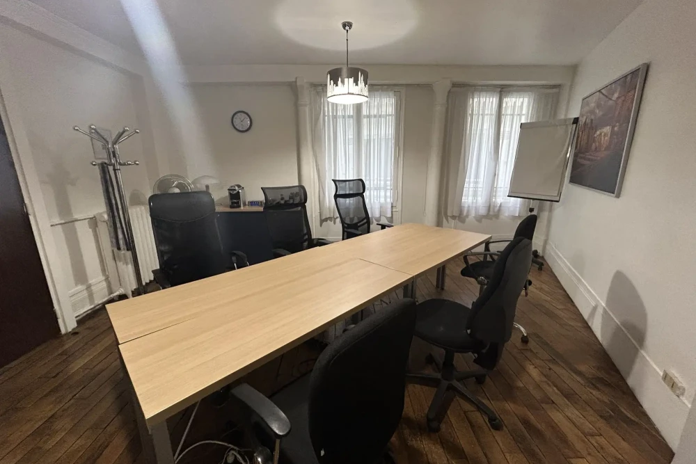 Bureau privé - 75011 - 5 postes - 350€