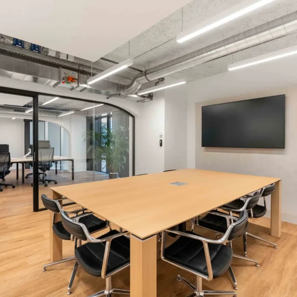 Espace indépendant 450 m² 46 postes Location bureau Rue Saint-Antoine Paris 75004 - photo 5