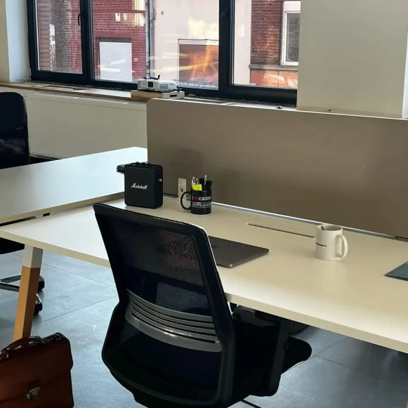 Bureau privé 50 m² 4 postes Coworking Rue d'Anvers Tourcoing 59200 - photo 5