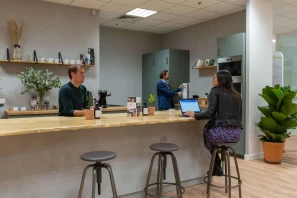 Bureau privé - 92800 - 5 postes - 2250€