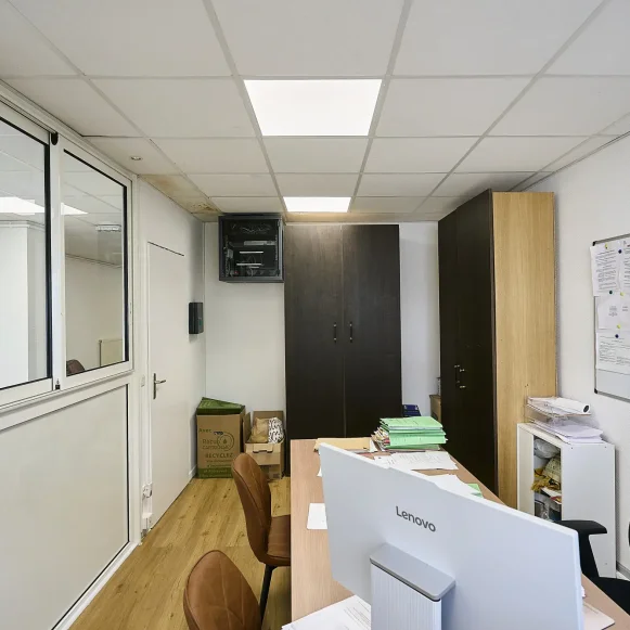 Bureau privé 15 m² 5 postes Coworking Rue de Fontenoy Lille 59000 - photo 5