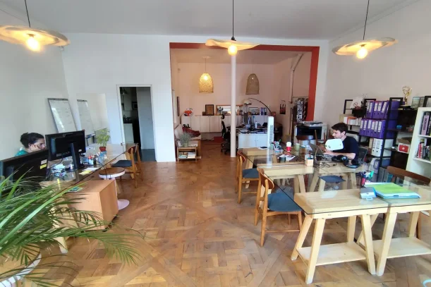 Espace indépendant - 75010 - 9 postes - 3000€