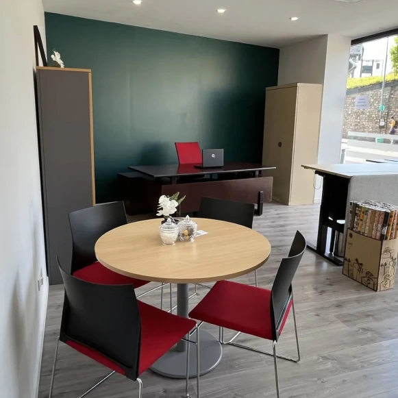 Open Space  2 postes Coworking Rue de Jouy Chaville 92370 - photo 1