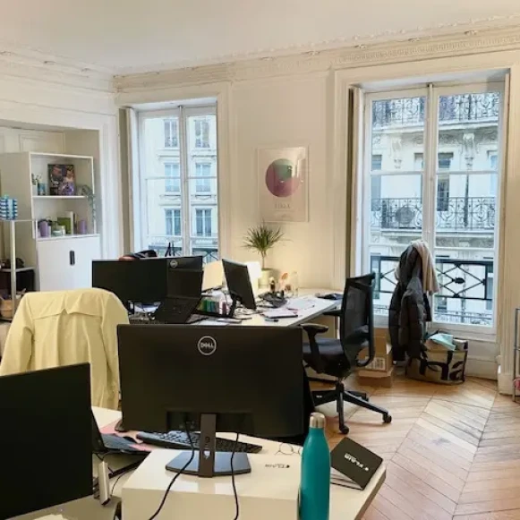 Bureau privé 26 m² 5 postes Location bureau Rue Coq Héron Paris 75001 - photo 5