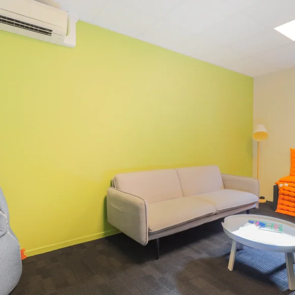 Bureau privé 16 m² 2 postes Coworking Place Rihour Lille 59000 - photo 1
