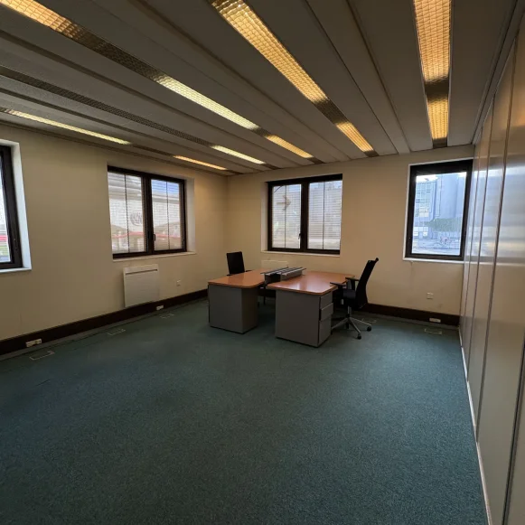 Bureau privé 2 m² 2 postes Coworking Esplanade de la Commune de Paris Noisy-le-Grand 93160 - photo 6