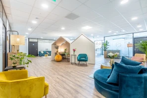 Bureau privé - 49800 - 2 postes - 723€