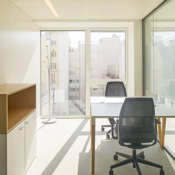 Bureau privé 14 m² 2 postes Coworking Rue Washington Paris 75008 - photo 1