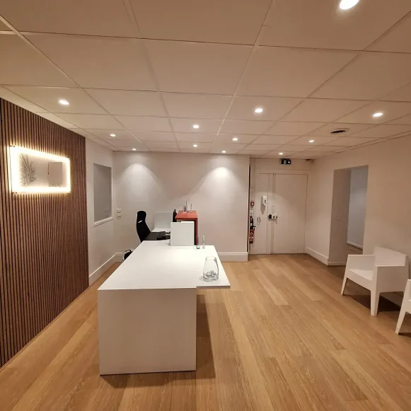 Bureau privé 14 m² 3 postes Location bureau Avenue de Messine Paris 75008 - photo 12