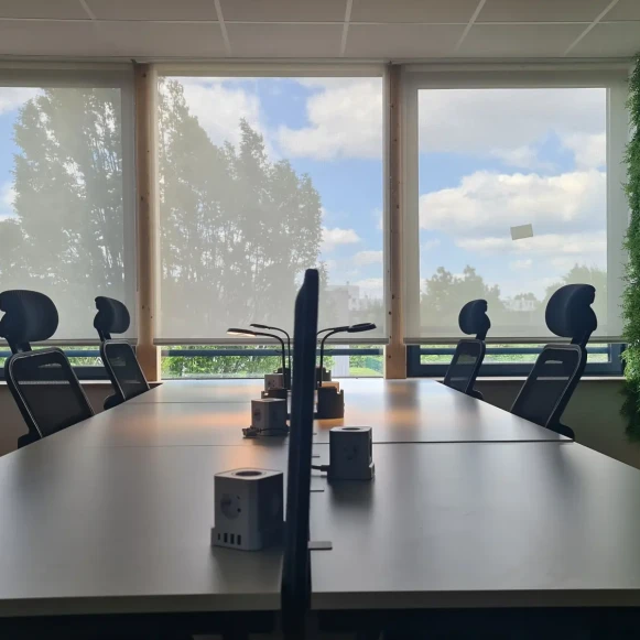 Bureau privé 18 m² 6 postes Coworking Avenue de Canteranne Pessac 33600 - photo 3
