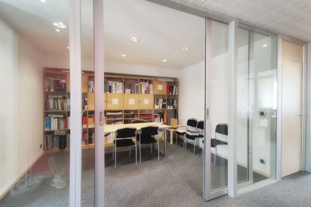 Open Space - 74000 - 2 postes - 180€