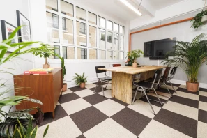 Bureau privé - 75011 - 8 postes - 3960€