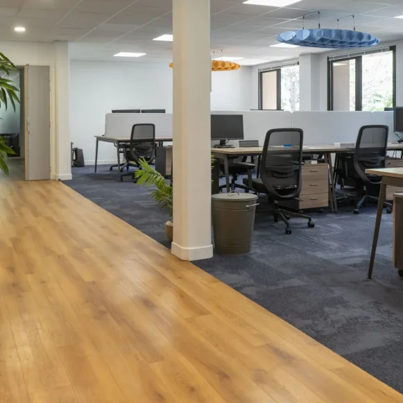 Bureau privé 15 m² 3 postes Coworking Route des Dolines Valbonne 06560 - photo 1