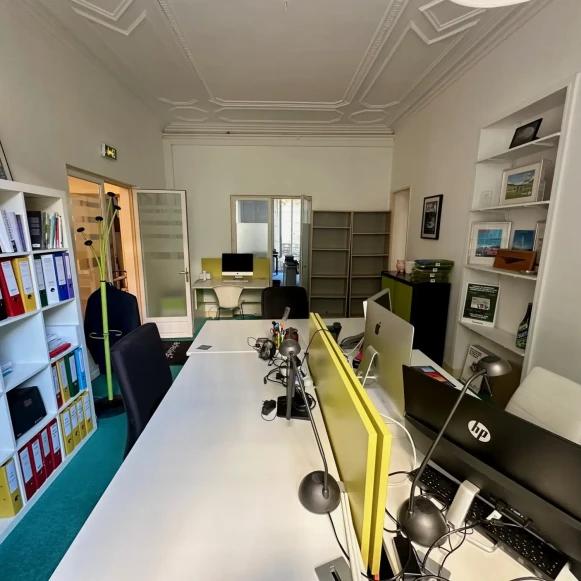 Bureau privé 150 m² 20 postes Location bureau Rue Rougemont Paris 75009 - photo 6