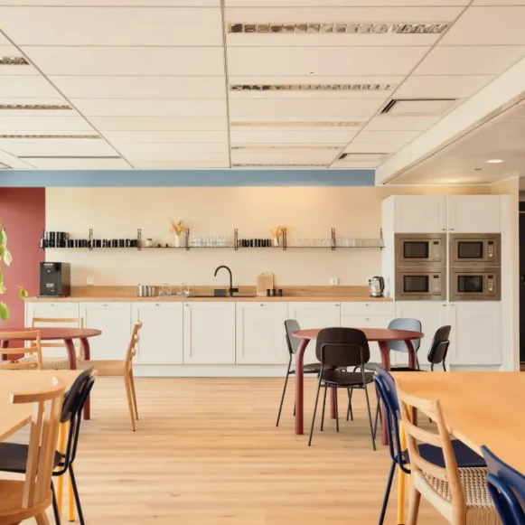 Bureau privé 16 m² 4 postes Location bureau Rue Duret Paris 75016 - photo 1