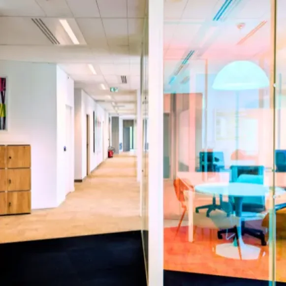 Bureau privé 25 m² 4 postes Coworking Avenue Aristide Briand Arcueil 94110 - photo 8